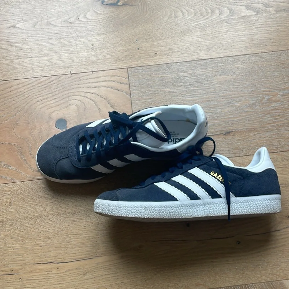 Adidas Originals Gazelle Sneakers in Collegiate Navy and White Mens 7 Womens 8 - Picture 6 of 10